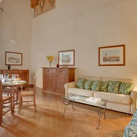 Family Palazzo Salviati Apartmán
